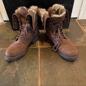 London Fog tall heeled womens boot fur lined sz. 7